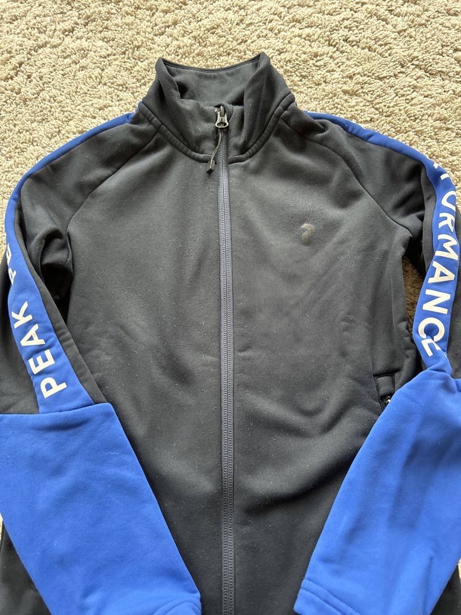 Peak Performance Pullover & Sweatshirts: Peak Performance Gr 130 – Gebraucht aus Männedorf von Engellinchen 1
