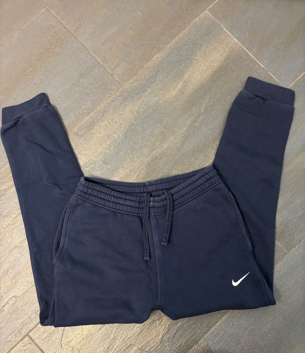Nike Pantaloni: Nike Jogginghose – Usato da Diepoldsau venduto da Theatom0