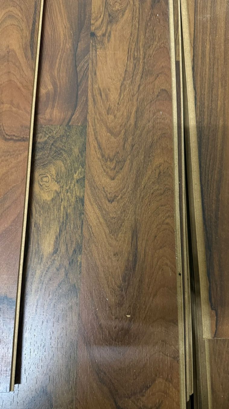 Bodenbeläge: Laminat Nussbaum – Gebraucht aus Sulgen von Kreuwin 1
