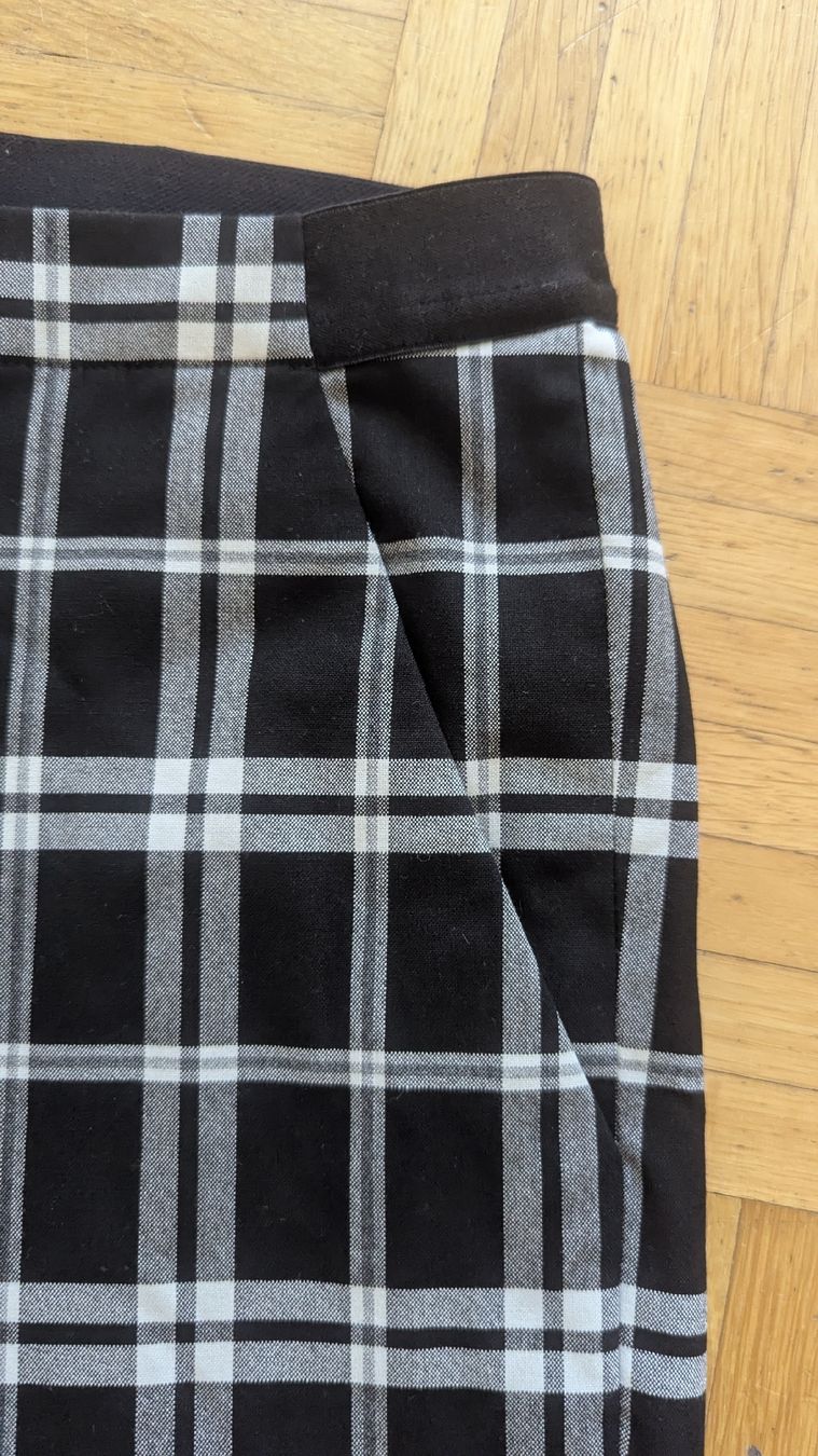 Uniqlo Pantalons: UNIQLO Hose – D'occasion à Zürich par Stonejewelry 1