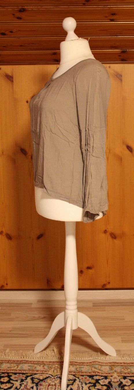 Camicette: Bluse m. raffiniertem Schnitt beige Gr. L – Usato da Flüelen venduto da Diversicum-Textil 1