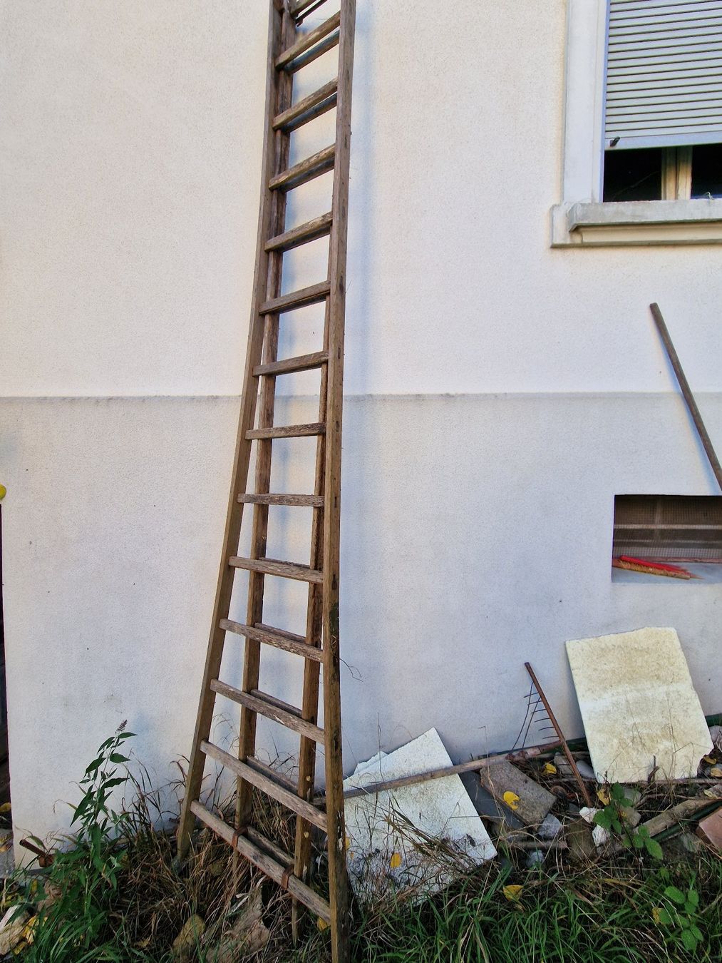 Scale: sehr alte Doppelleiter ca. 4.5 Meter Länge – Usato da Wohlen AG venduto da M.Schatt 1
