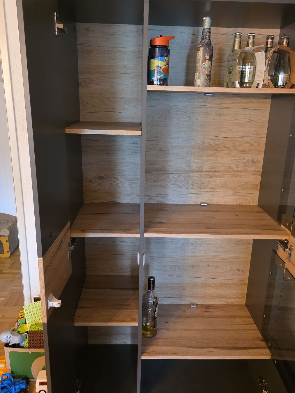 Armadi: Highboard Anthrazit/Eiche Nachbildung – Usato da Gelterkinden venduto da fa8685 3