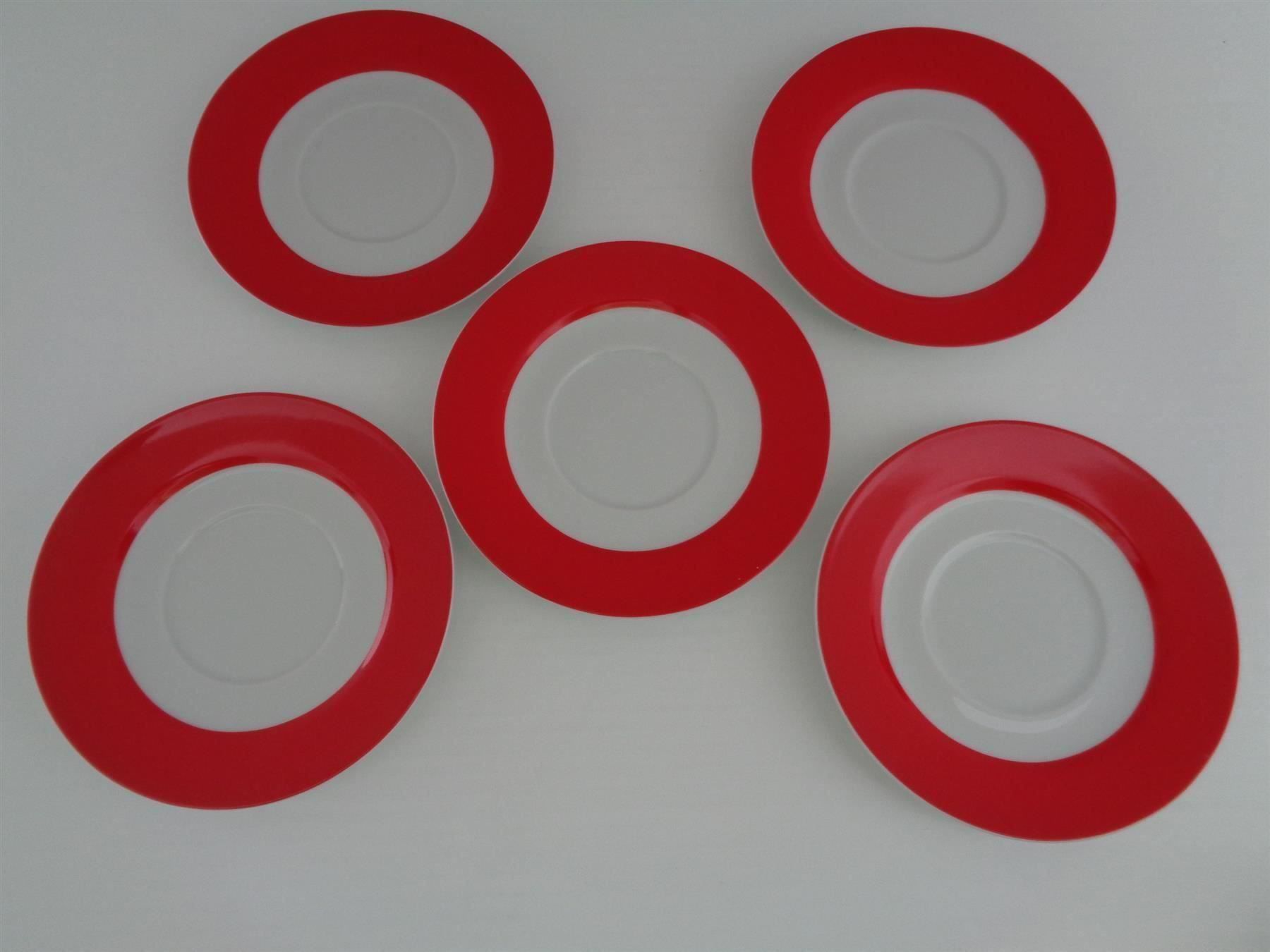 Tassen: 4 Tassen mit 5 Unterteller MF Design – Gebraucht aus Chur von omonia 4
