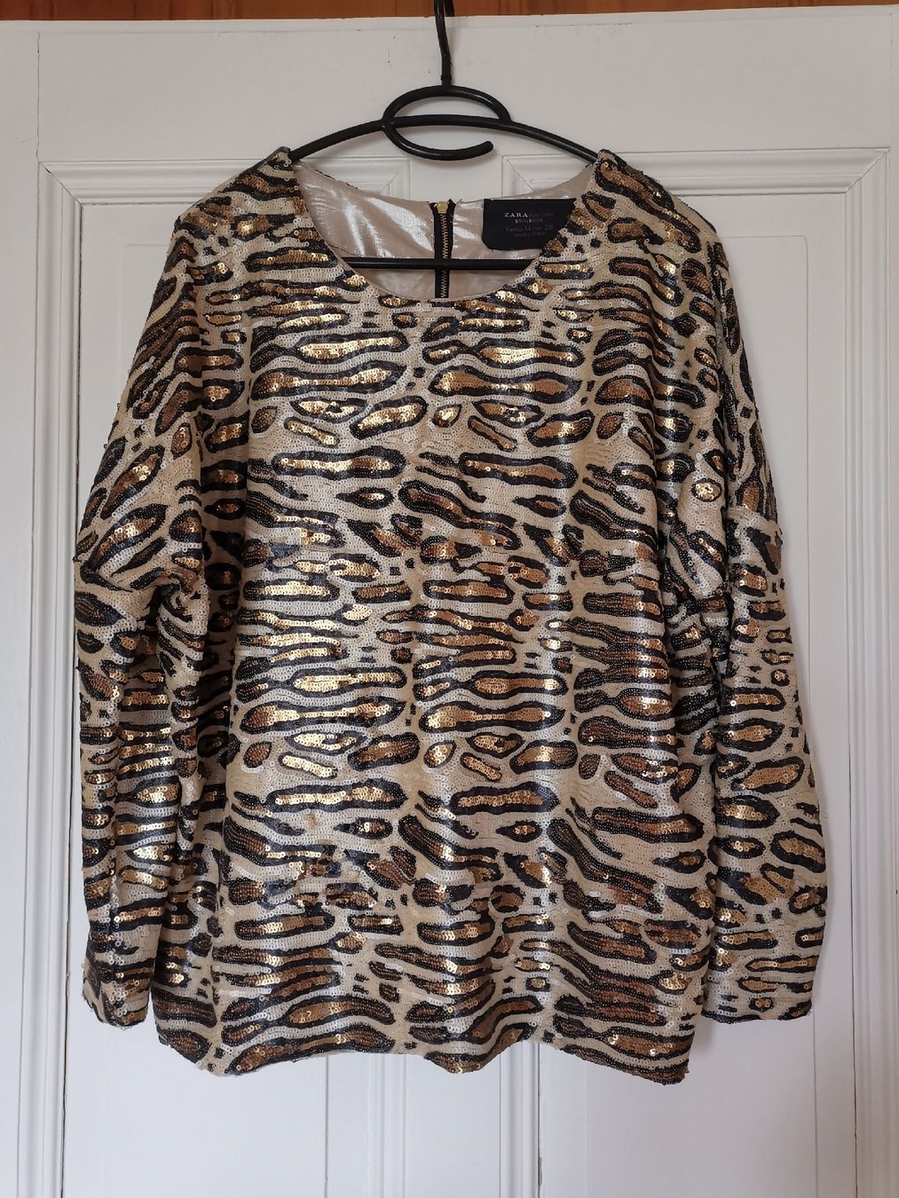 Zara Pullover & Sweatshirts: Zara Special Edition, Pailetten Leo Pulli  – Gebraucht aus Uerikon von pink_flamingo