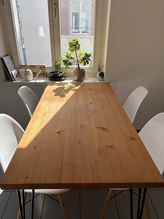 Set di tavolo e panche: Esstisch mit 4 Stühlen 70x140cm – Usato da Zürich venduto da mse_5rwj 1