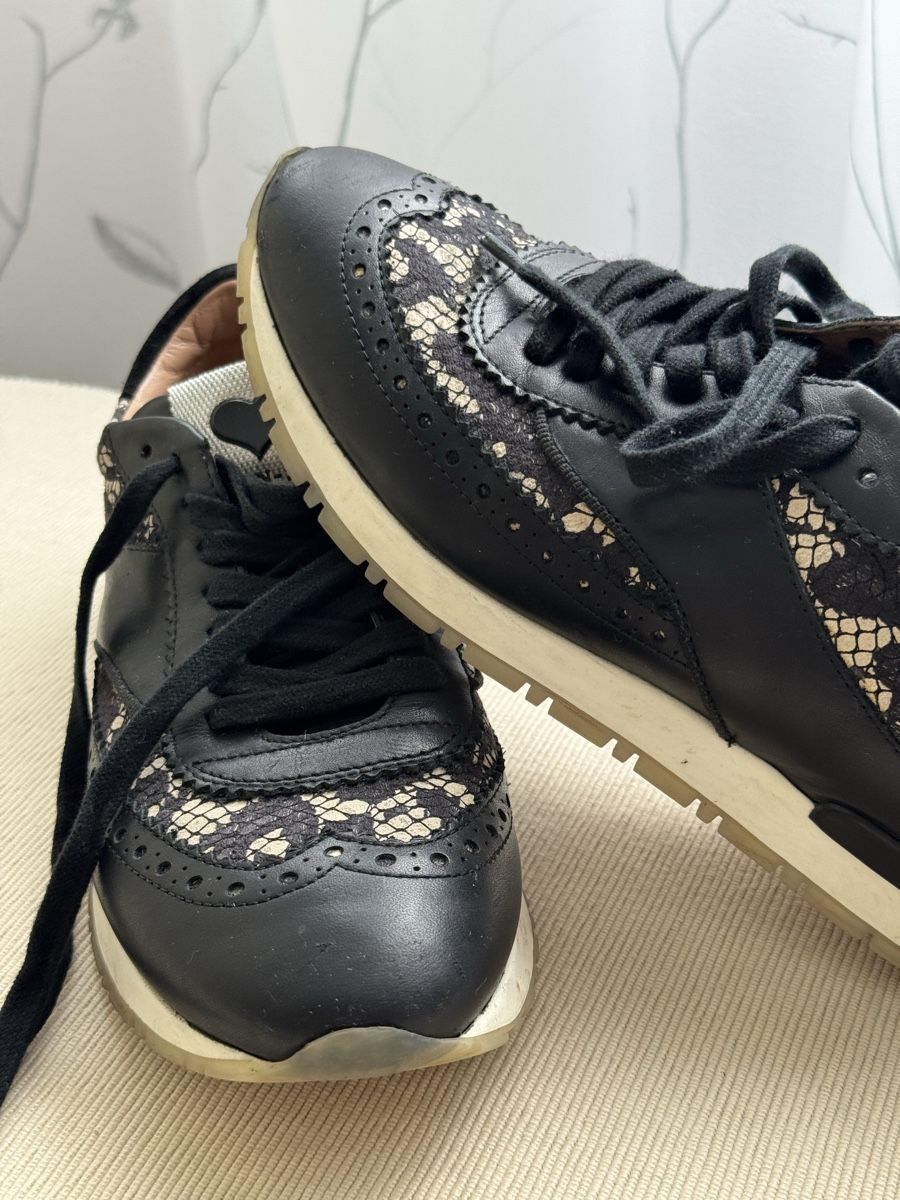 Twinset Damenschuhe: Twinset Sneaker, Schwarz mit Spitze, Gr. 38 – Gebraucht aus Birr von sfe_rhj7 1
