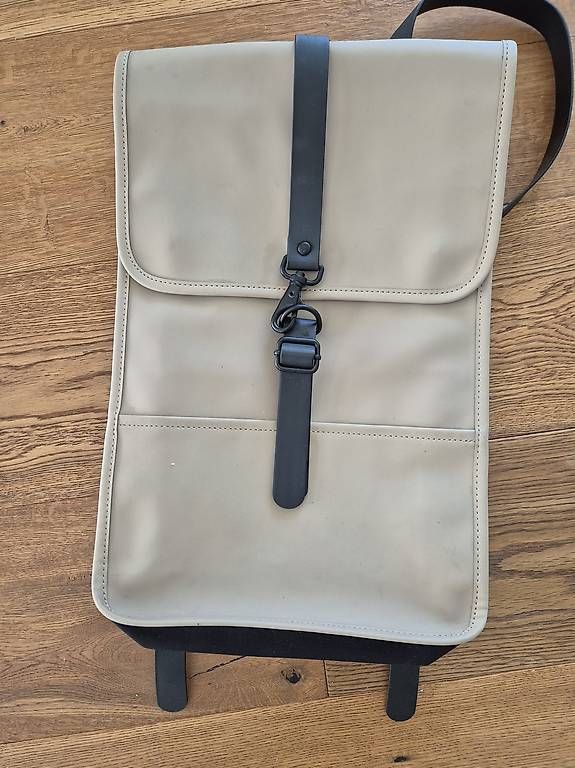 Zaini: RAIN Rucksack  beige/schwarz – Usato da Chur venduto da chrigebrunner