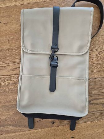 RAIN Rucksack  beige/schwarz