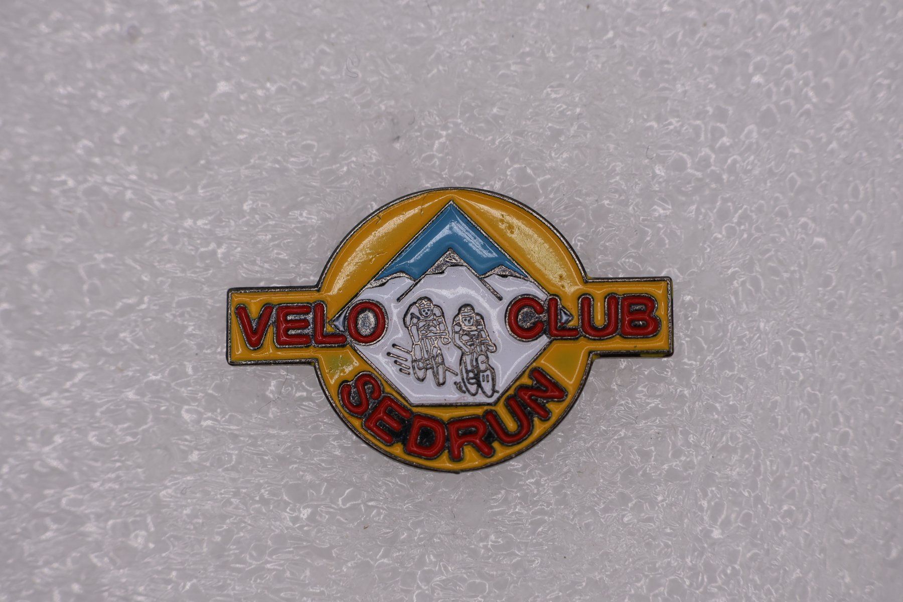 Placchette & Badge: Velo Club  SEDRUN – Usato da Winterthur venduto da Sammleroase