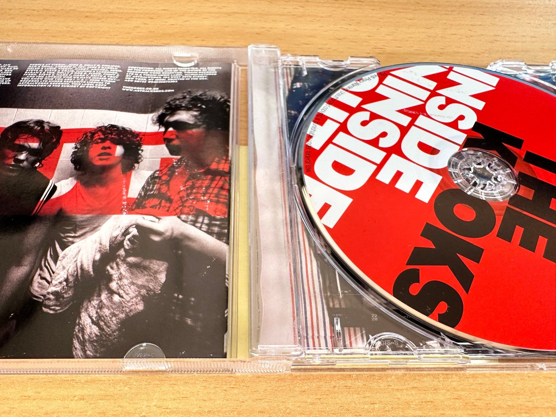CD: The Kooks – Inside In / Inside Out – Usato da Rikon im Tösstal venduto da Alpenmutz 2