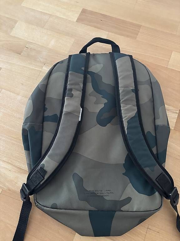 Adidas Sacs à dos: ADIDAS Tagesrucksack – D'occasion à Worb par Gigi07 1