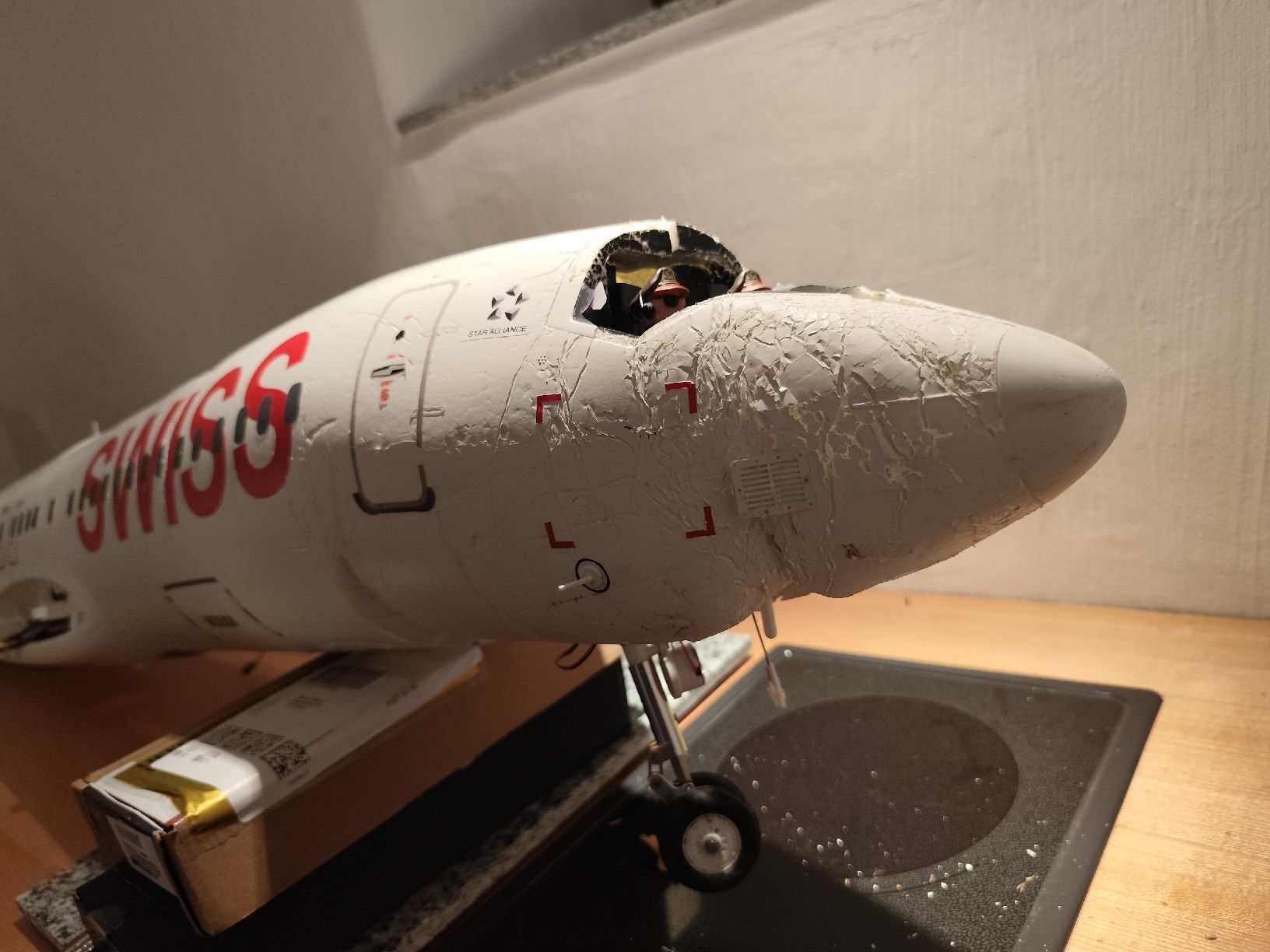 Boeing Kits de montage: Flugzeugmodell Swiss Boeing lackiert – Défectueux à Jenaz par Schreiner97 3