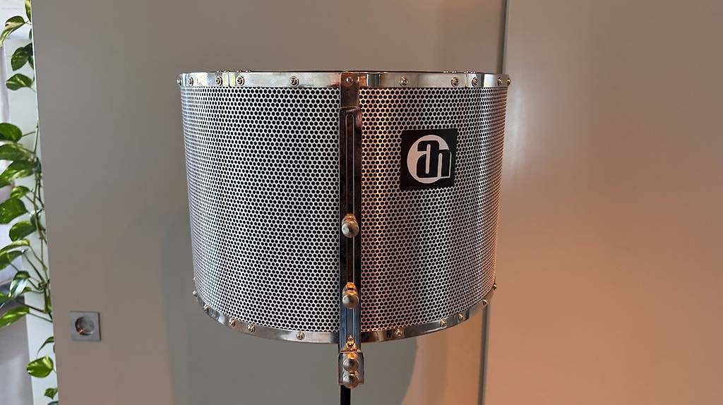 Microphones: Adam Hall Mikrofon Absorber Reflection Filter Studio wie neu – D'occasion à Bern par Rebreg_m 2