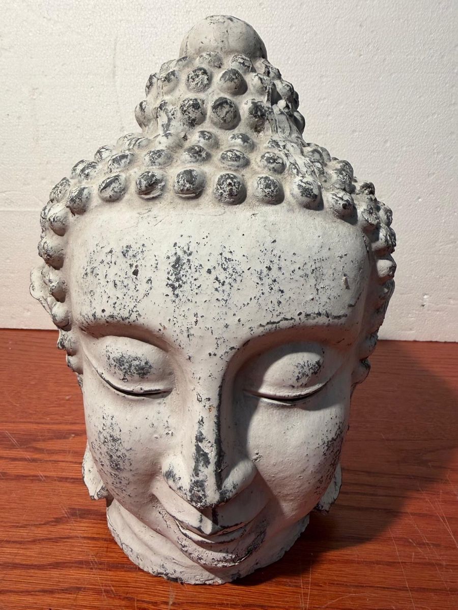 Skulpturen & Statuen: Buddha Head Statue Decorative Item – Gebraucht aus Lausanne von vas_cdb2 2