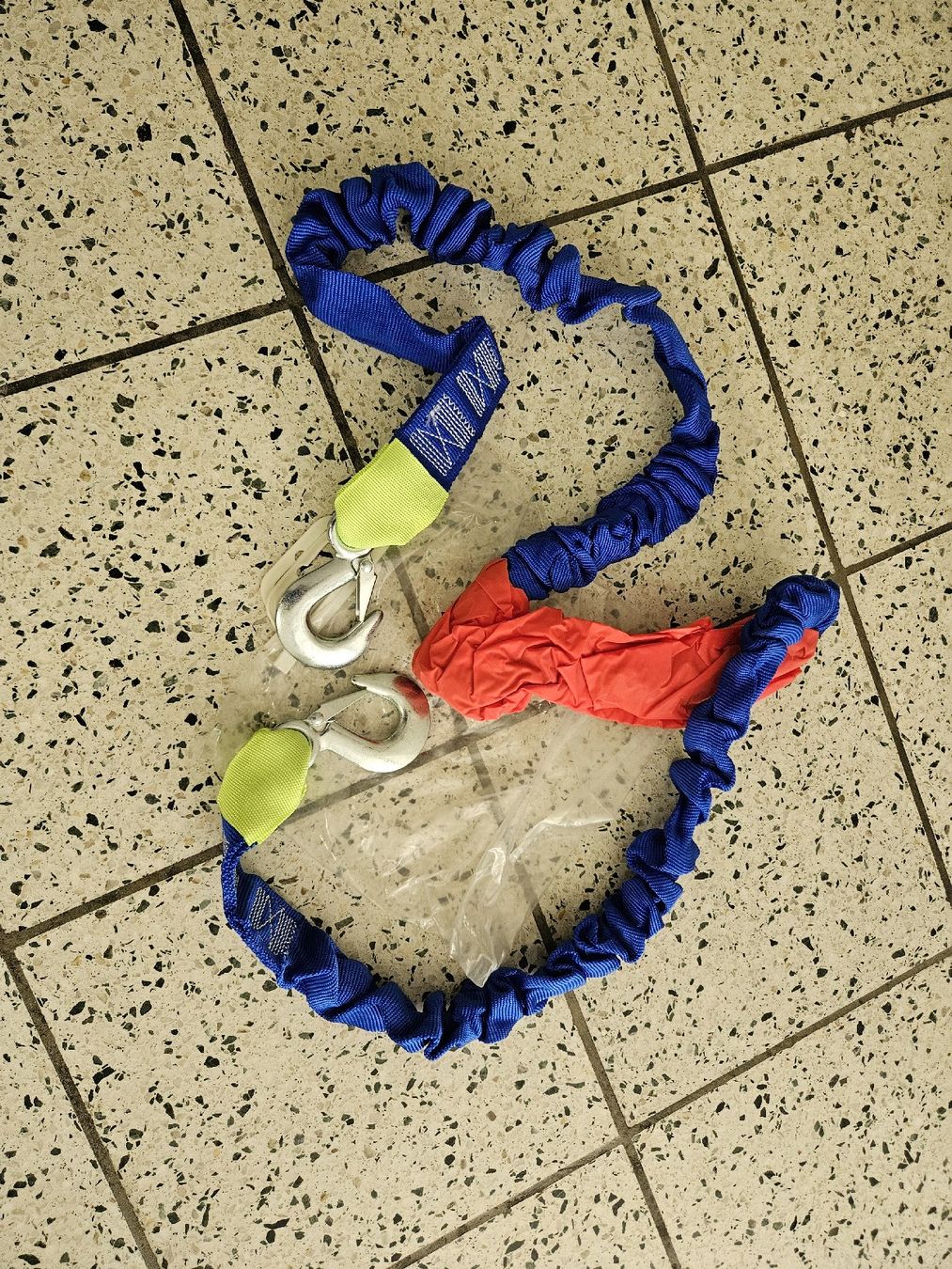 Abschleppseile: Robuste Abschleppschlinge, Abschleppseil mit Haken – Neu und originalverpackt aus Zürich von zweistein03 1