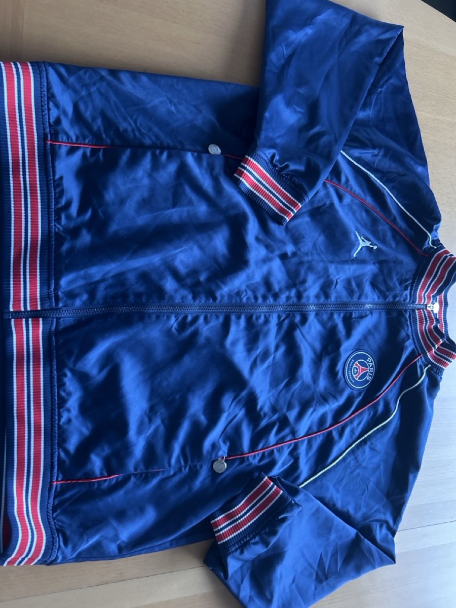 Jordan Jacken: Veste PSG Jordan bleue XL – Gebraucht aus Villarimboud von ily01