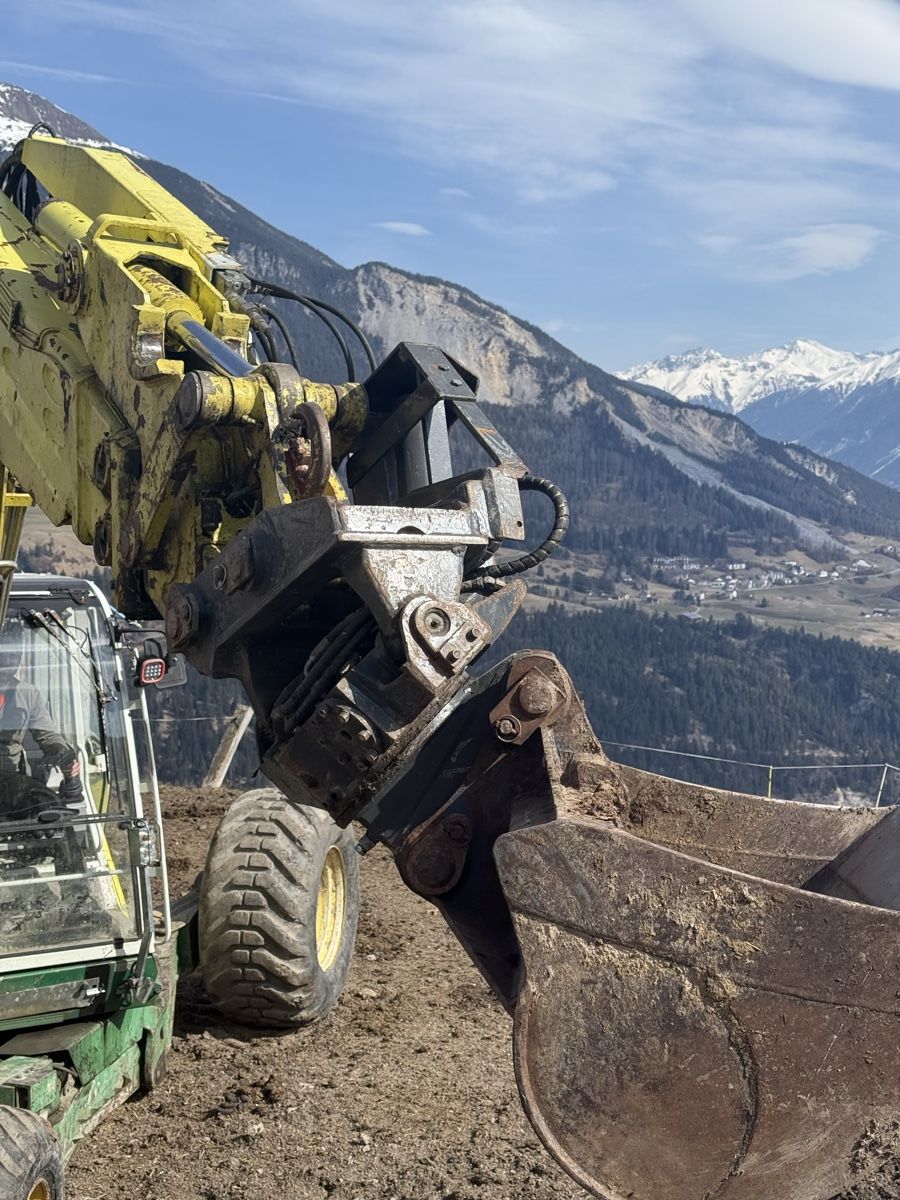 Menzi Muck Escavatori: Tiltrotator – Usato da Stierva venduto da Sifarrer 3