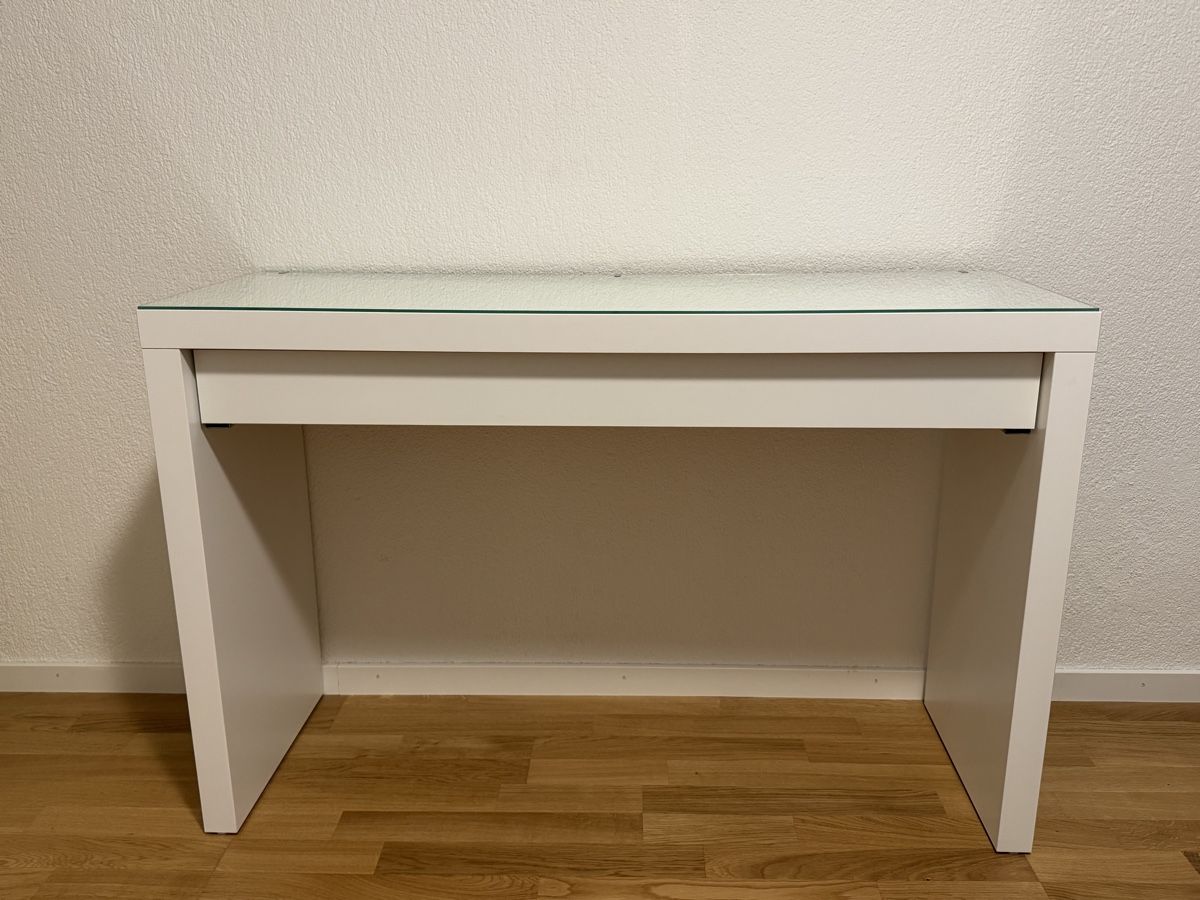 Ikea Schminktische: Schminktisch weiss mit Glasplatte – Gebraucht aus Embrach von Emerich