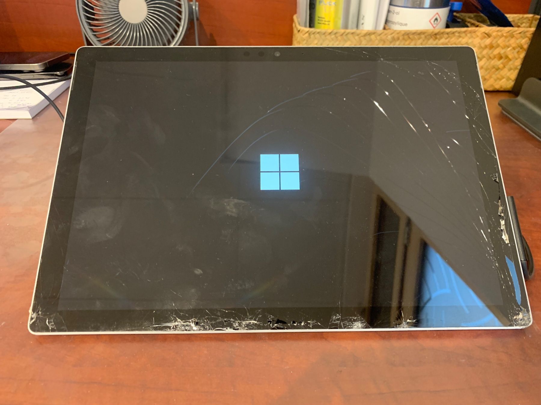 Microsoft Tablet PC: Surface Pro 5 8GB+128GB Silver Defekt – Difettoso da Wetzikon ZH venduto da uelivernetzt 1