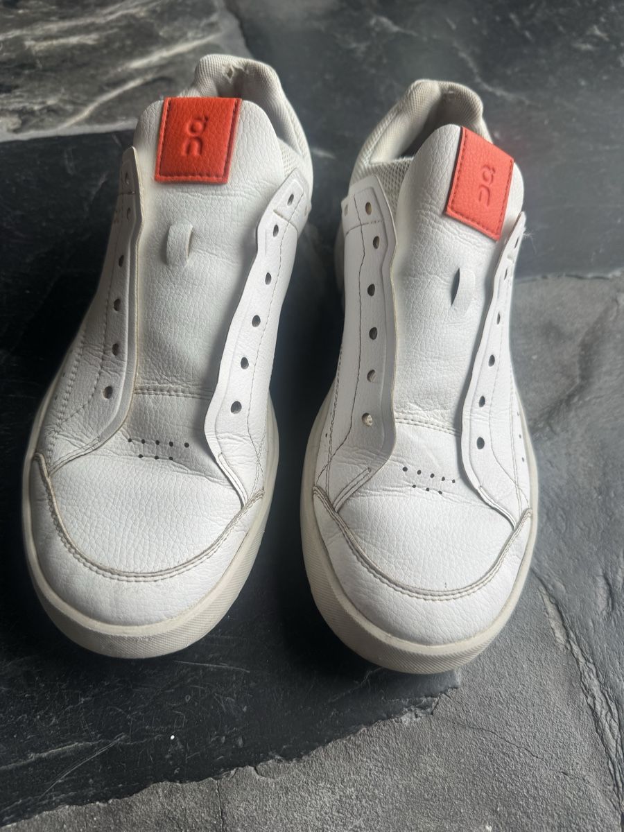 Scarpe da donna: On Roger sneaker/basket size 39 – Usato da Davos Dorf venduto da gin_8k9d 1