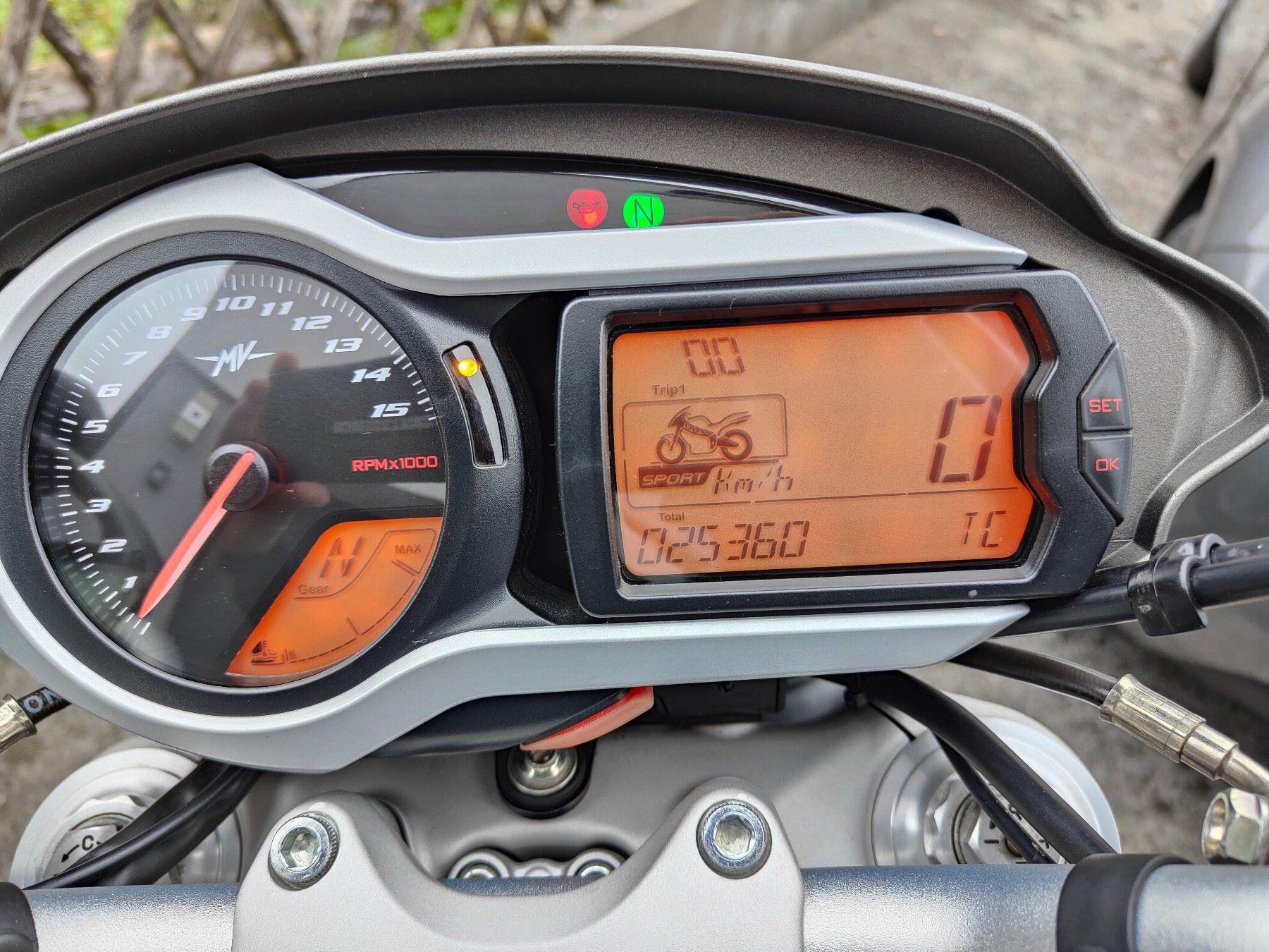 MV Agusta Strada: MV Agusta Brutale 1090RR, Jg. 2012 – Usato da Oberurnen venduto da Soola 2