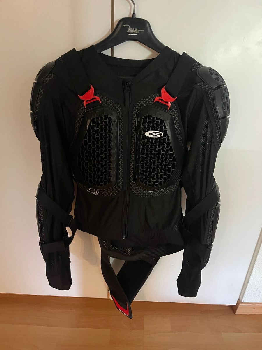 Protezioni & Imbottiture: Motorrad Protektorjacke Grösse L – Usato da Thalwil venduto da Mathilda2010