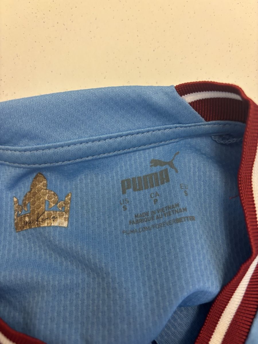 Puma Canottiere & Pantaloni: Manchester City Jersey – Usato da Bassersdorf venduto da dia_p8v6 2