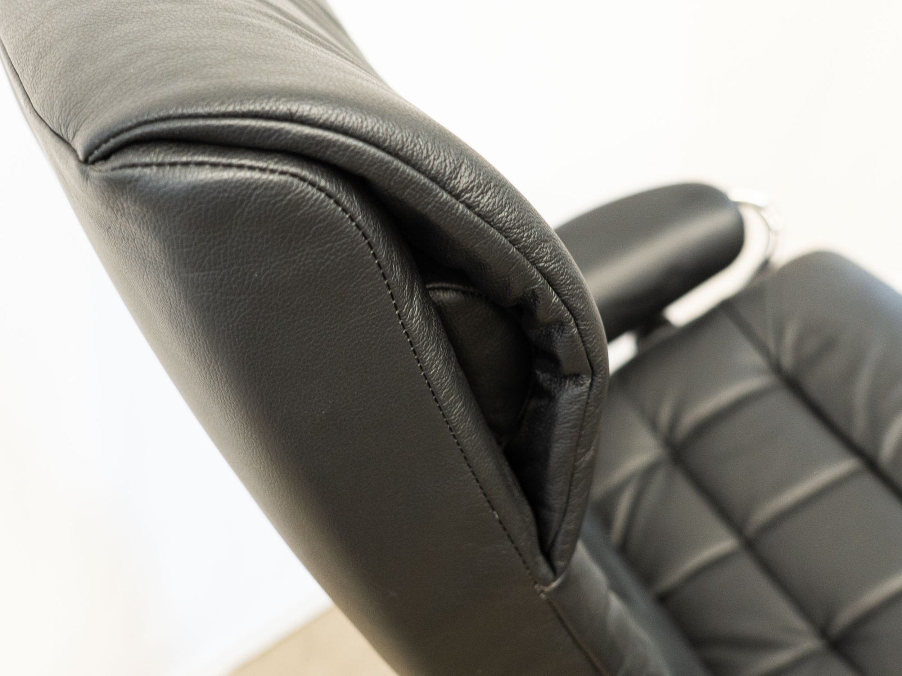 Stressless Poltrone: Stressless London Sessel mit Hocker schwarz Ref. 06/31 – Usato da Au ZH venduto da BrockiAu 3