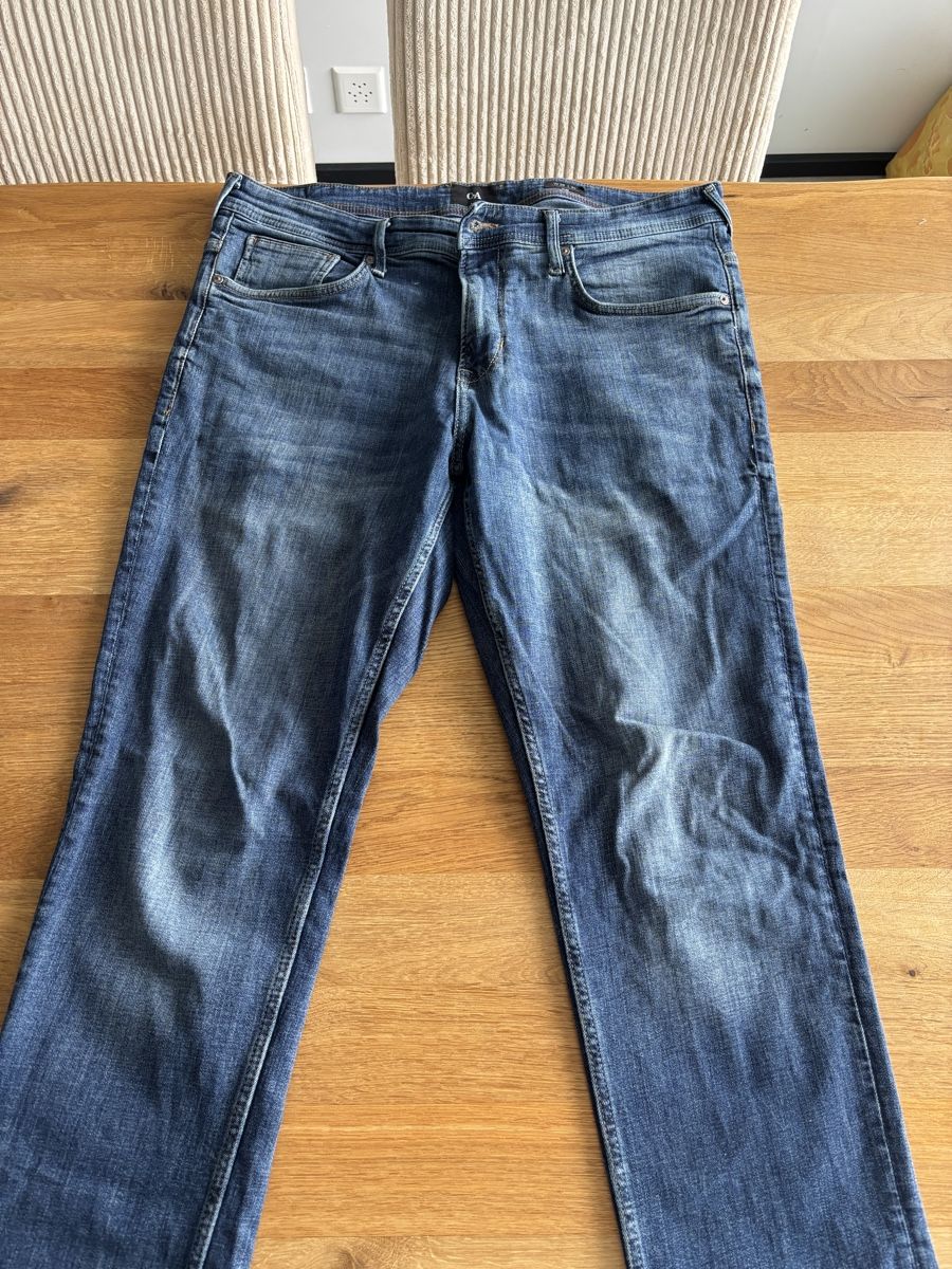 Hosen: Pantalons homme  – Gebraucht aus Pont-de-la-Morge von Julian.Tgr