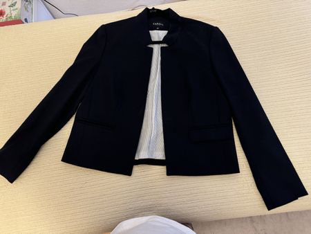 Tailleur bleu tres foncé  Caroll L impeccable