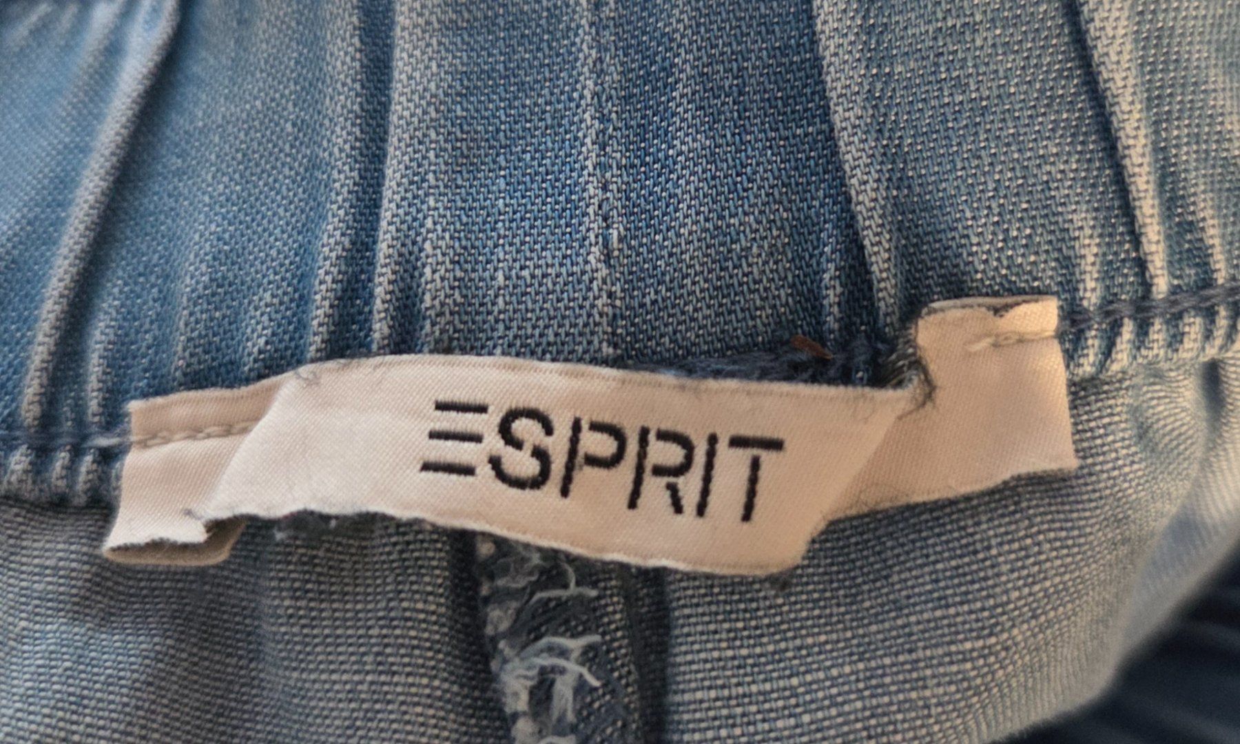 Esprit Pantaloni: Leichte Shorts von Esprit (Grösse 36) – Usato da Zürich venduto da wile_coyote 2