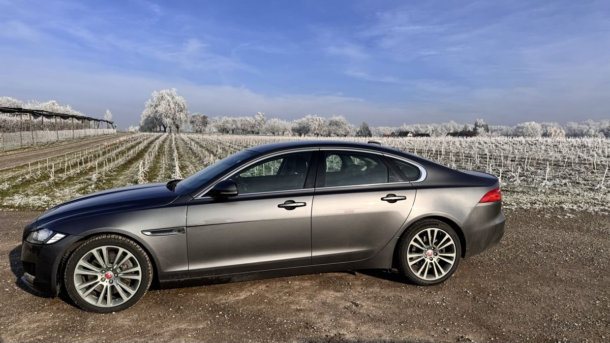 Wunderschne Jaguar Xf 30 Diesel Ebenbild