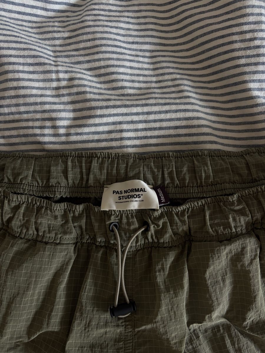 Pas Normal Studios Pantaloni: Pas Normal Studios Casual Shorts – Usato da Zürich venduto da Y.flitz 2