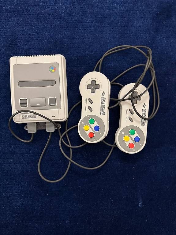 Nintendo Console: Super Nintendo Classic Mini  191Spiele inkl. 2 Controller – Usato da Wetzikon ZH venduto da aschi777 2
