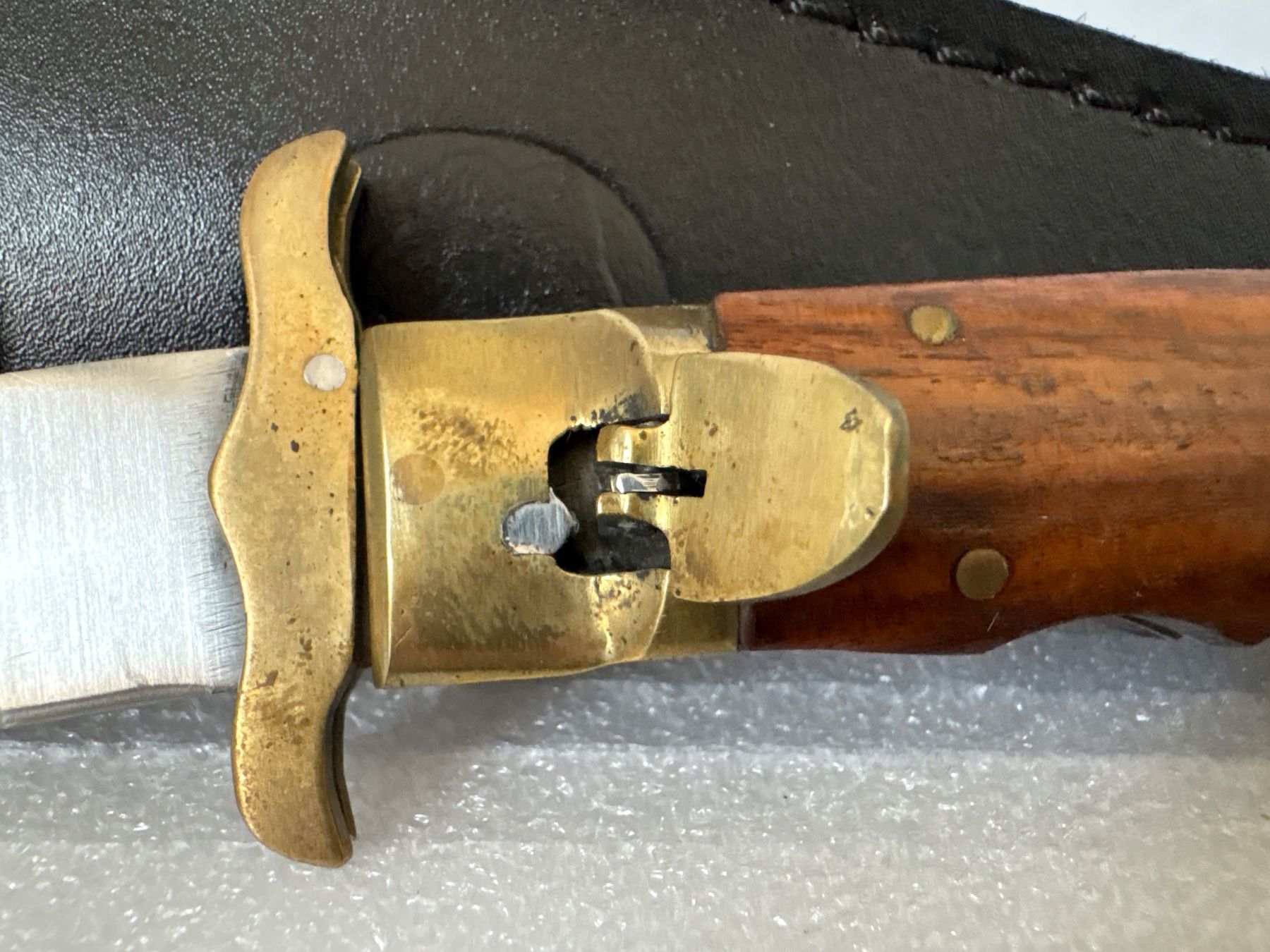 Accessoires: Jagdmesser LEOPARD mit Ledergürteltasche – D'occasion à Andwil SG par Rainboli 6