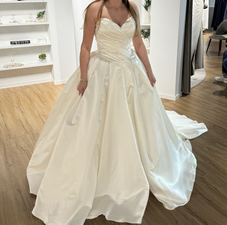 Brautkleid Essense of Australia, Gr. 10 (EU 38–40)
