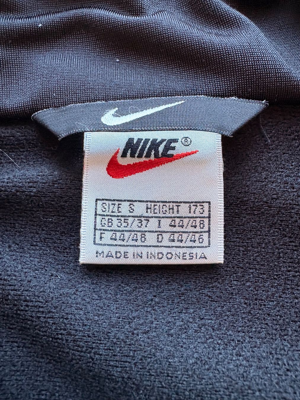 Nike Giacche: Nike Trackjacke – Usato da Wigoltingen venduto da _vntg_ 2