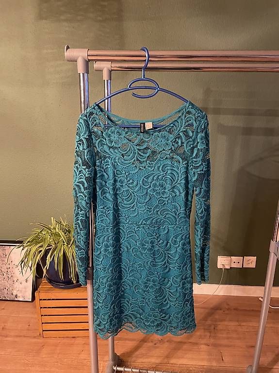 Vestiti: Damenkleid in Türkis oder Schwarz – Usato da Roggwil BE venduto da con_8khh