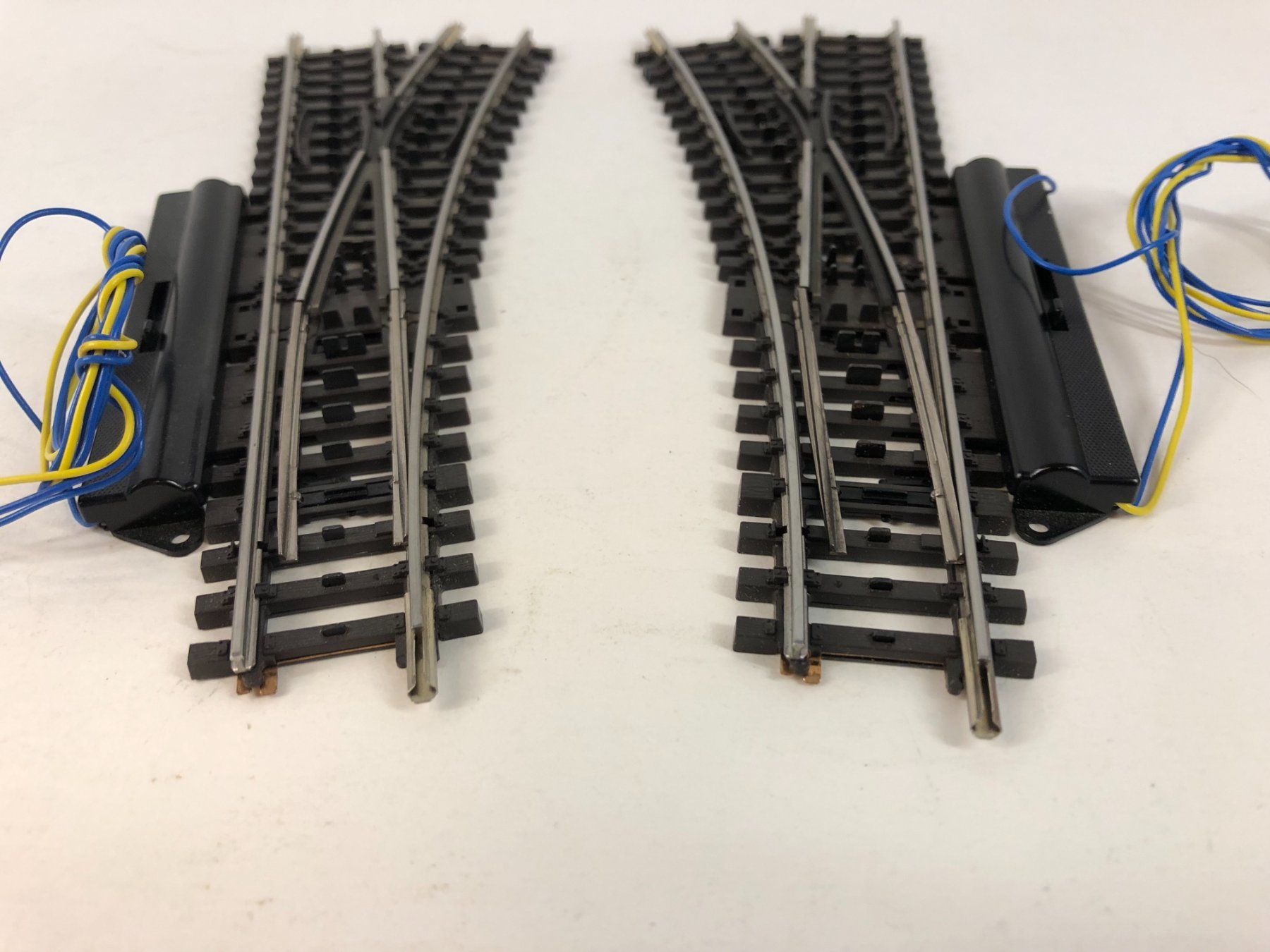 Märklin Modellini di ferrovie: Märklin H0 K-Gleis 2261 Elektromagnetisches Weichenpaar – Usato da Rodersdorf venduto da Joerg11 4