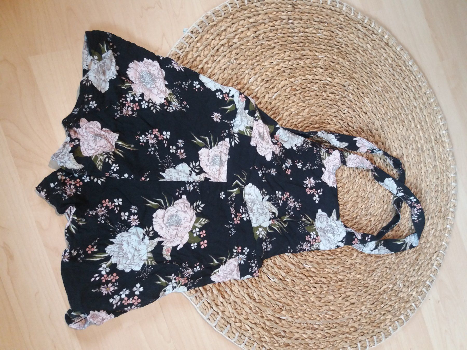 Tute: Jumpsuit Gr.36 mit Blumen – Usato da Rebstein venduto da bestforyou
