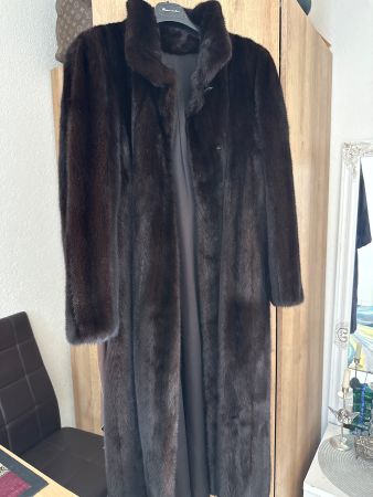 Long manteau en fourrure véritable – Gil Fourrures – T. L