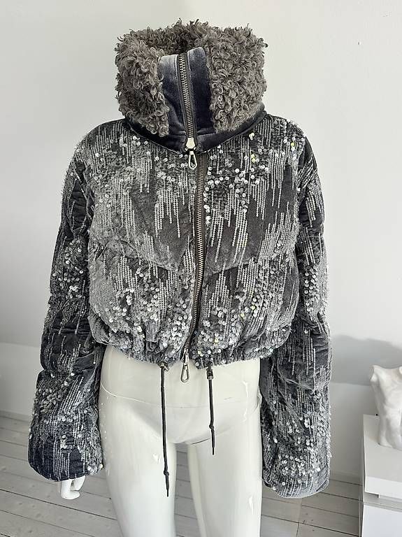 Vestes: Wunderschöne Winterjacke Gr S – Neuf (Voir description) à Lenzburg par Natric1969 3