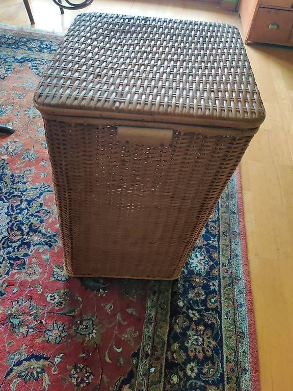 Wäschekörbe: Wäschekorb aus Rattan – Gebraucht aus Erlenbach ZH von Corto1