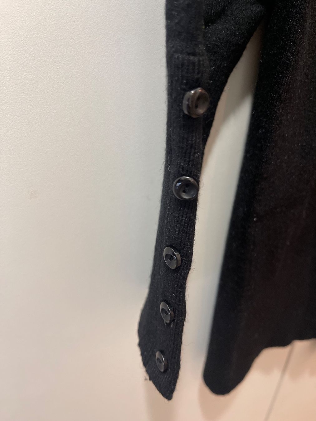 Maglioni & Felpe: Cardigan nero – Usato da Rancate venduto da Waly__ 4