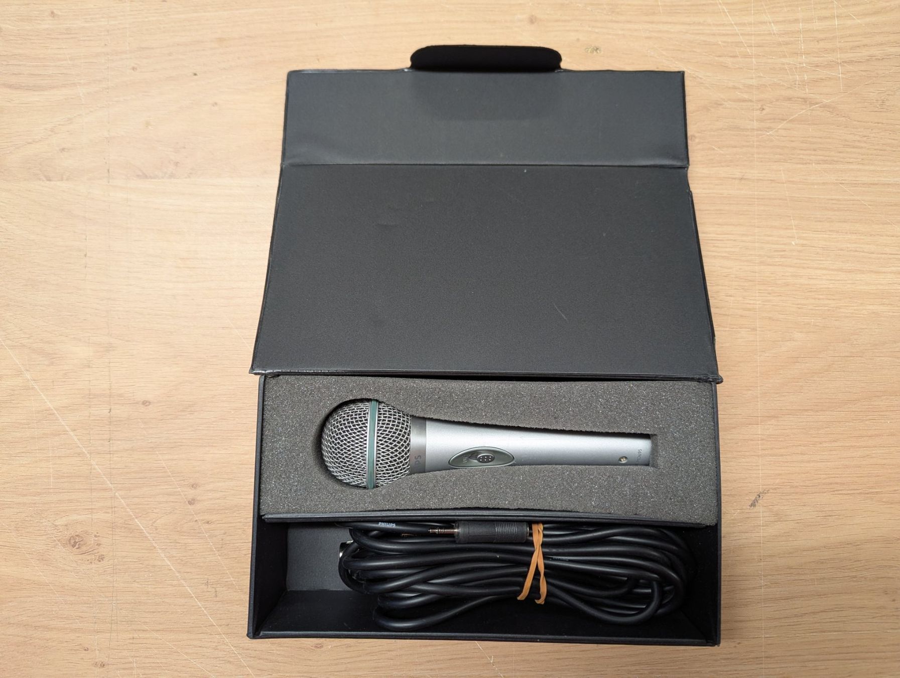Philips Mikrofone: Microphone PHILIPS Dynamic. – Gebraucht aus montcherand von Niollu 1