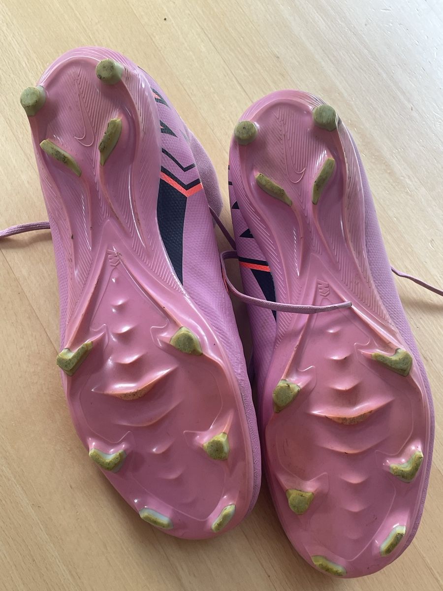 Nike Chaussures hommes: Fussballschuhe Grösse 41 – D'occasion à Sirnach par mami1978 2