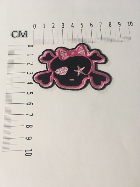 Altro in  Abbigliamento & Accessori: Hello KittyTotenschädel Badge / Aufnäher – Nuovo e nell'imballaggio originale da Ostermundigen venduto da Mcone 1
