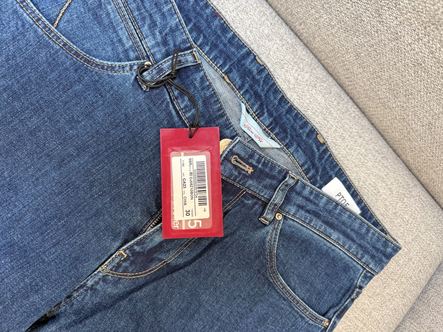 Jeans: Neue, stylische Jeans, Grösse 30, PT05 – Nuovo e nell'imballaggio originale da Biel-Benken BL venduto da Aplus0 1