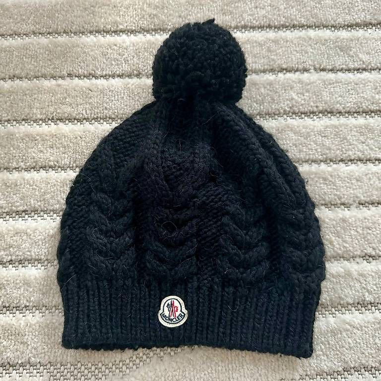 Chapeaux, bonnets & casquettes: Original Moncler Mütze mit Bommel – D'occasion à Opfikon par Layla123